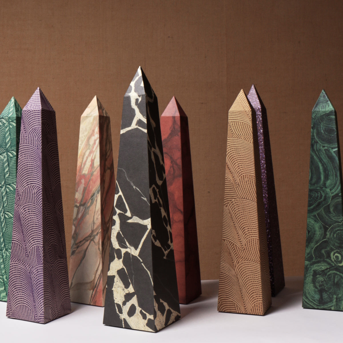 15" Obelisk - Verona Rosso