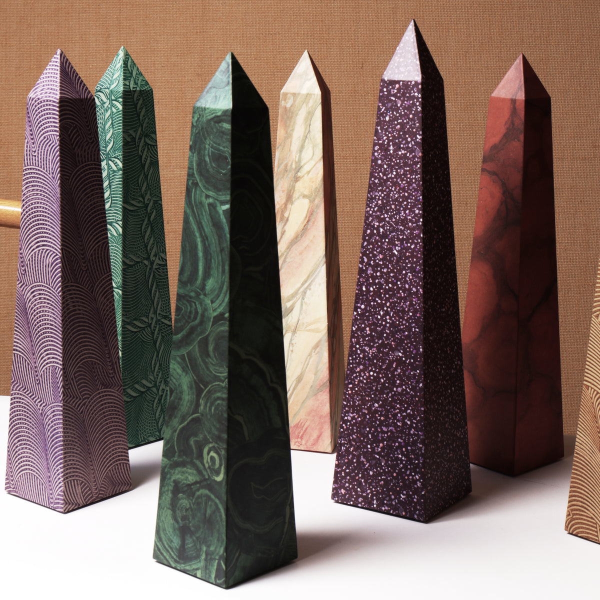 15" Obelisk - Verona Rosso