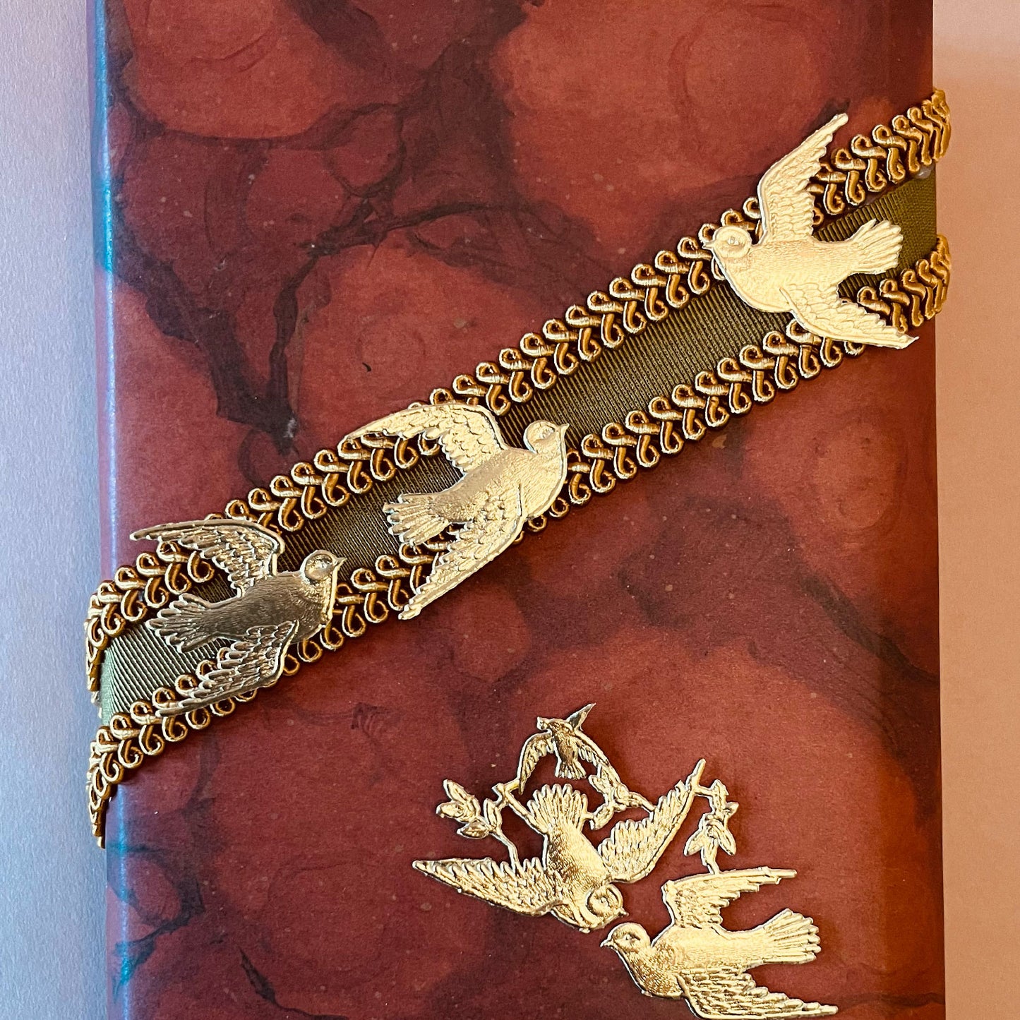 Doves - set of 8